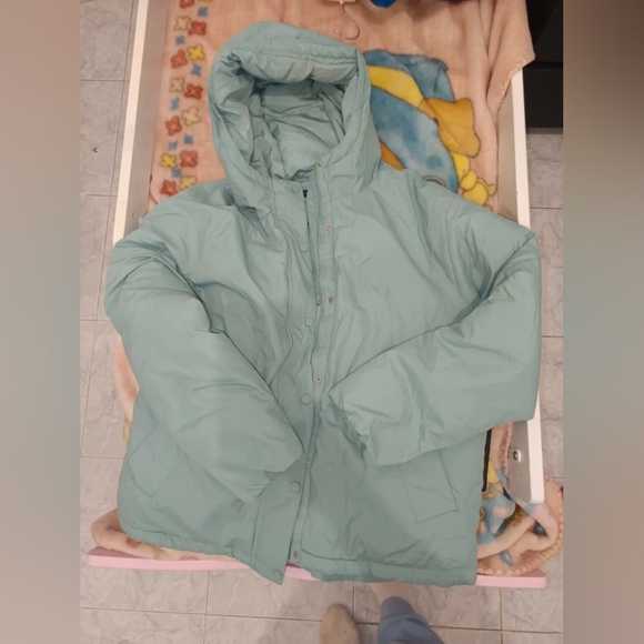 Light Green Jacket - Picture 4 of 6